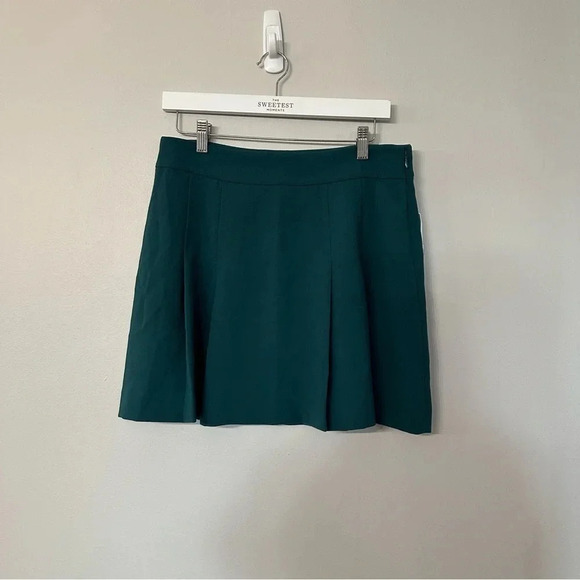Boden Pleated Crepe Mini Side Zip Skirt in Green Size US 8 NWT - Picture 2 of 9